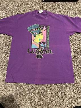 Vintage 90s Luxor Las Vegas Egyptian Nefertiti Souvenir T-Shirt Purple XL